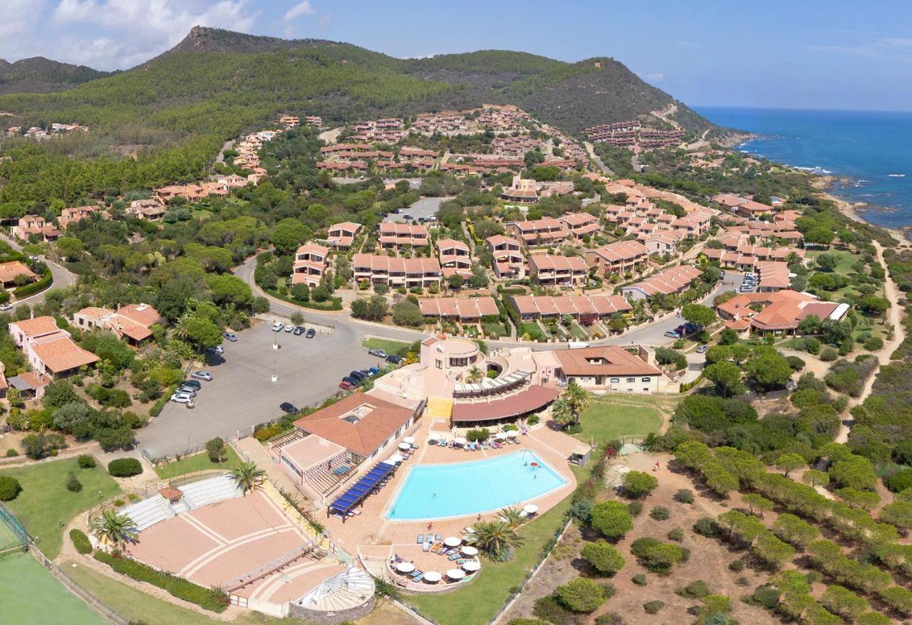 Residence Il Borgo Di Porto Corallo วิลลาปุตซู ภายนอก รูปภาพ