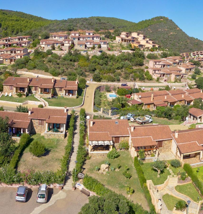 Residence Il Borgo Di Porto Corallo วิลลาปุตซู ภายนอก รูปภาพ