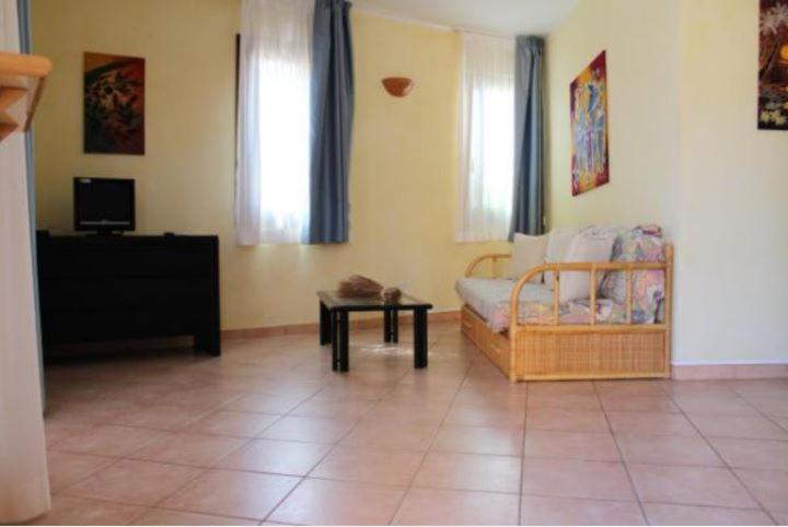 Residence Il Borgo Di Porto Corallo วิลลาปุตซู ภายนอก รูปภาพ
