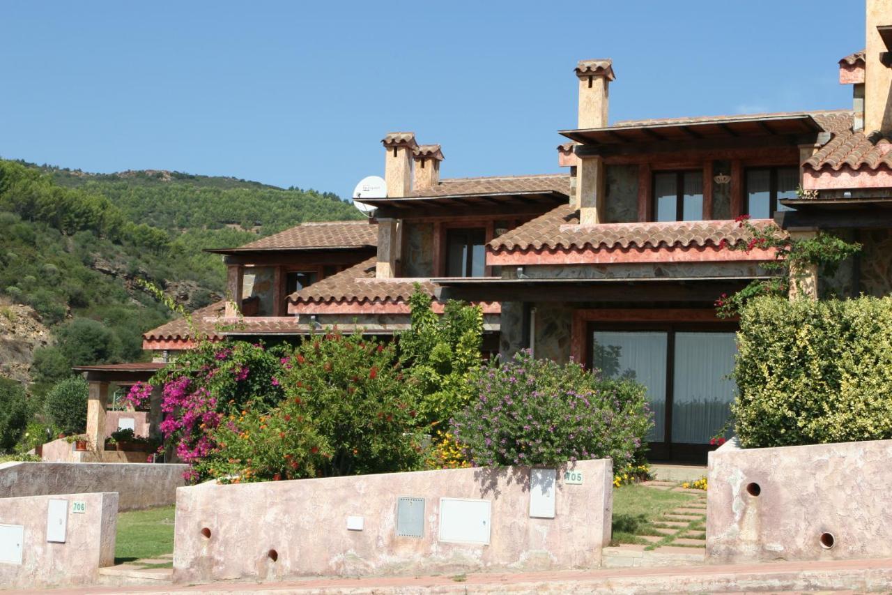 Residence Il Borgo Di Porto Corallo วิลลาปุตซู ภายนอก รูปภาพ