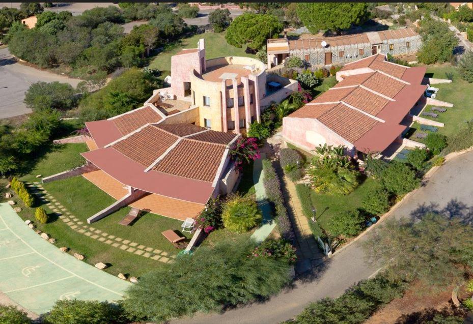 Residence Il Borgo Di Porto Corallo วิลลาปุตซู ภายนอก รูปภาพ
