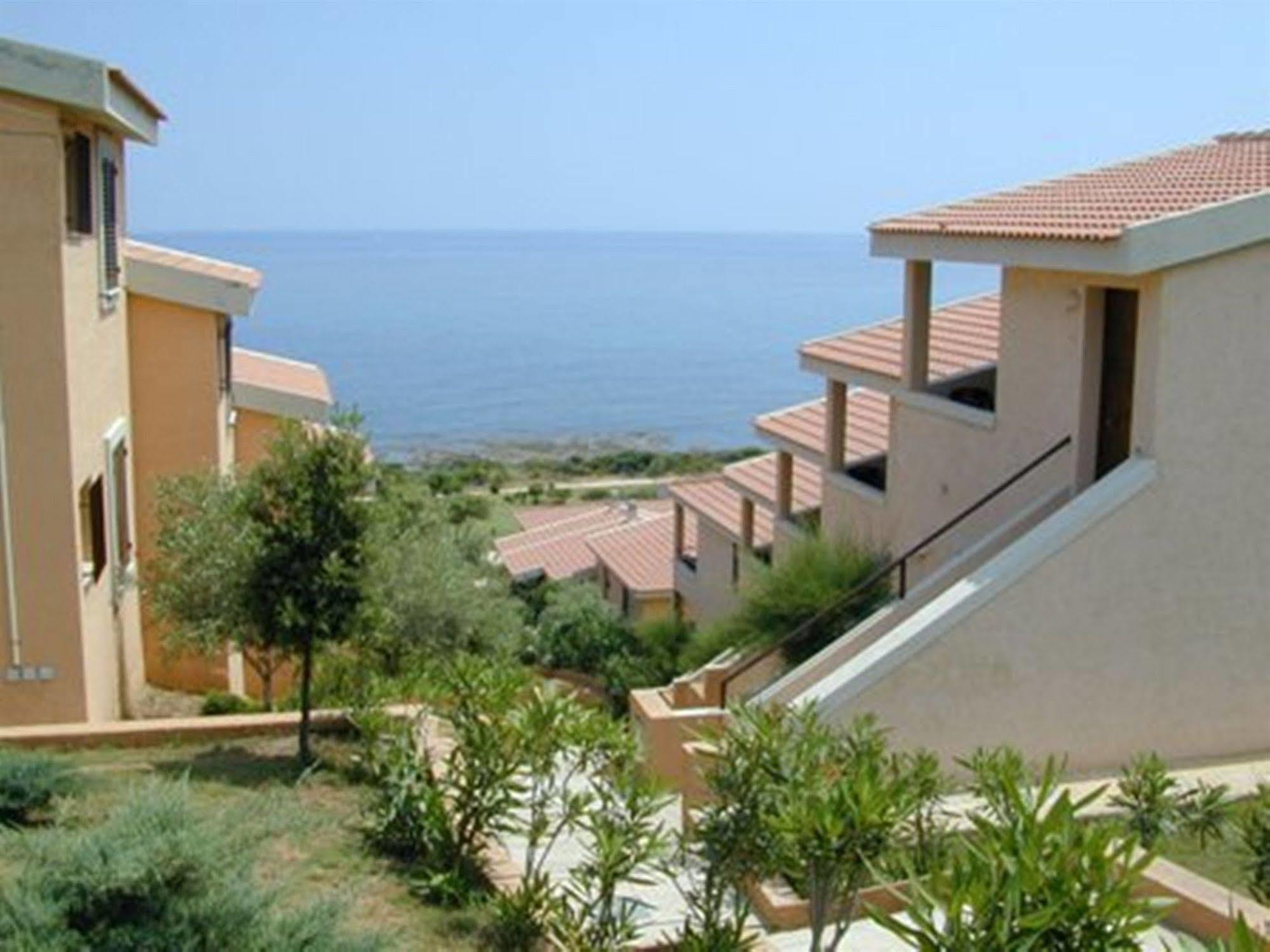 Residence Il Borgo Di Porto Corallo วิลลาปุตซู ภายนอก รูปภาพ
