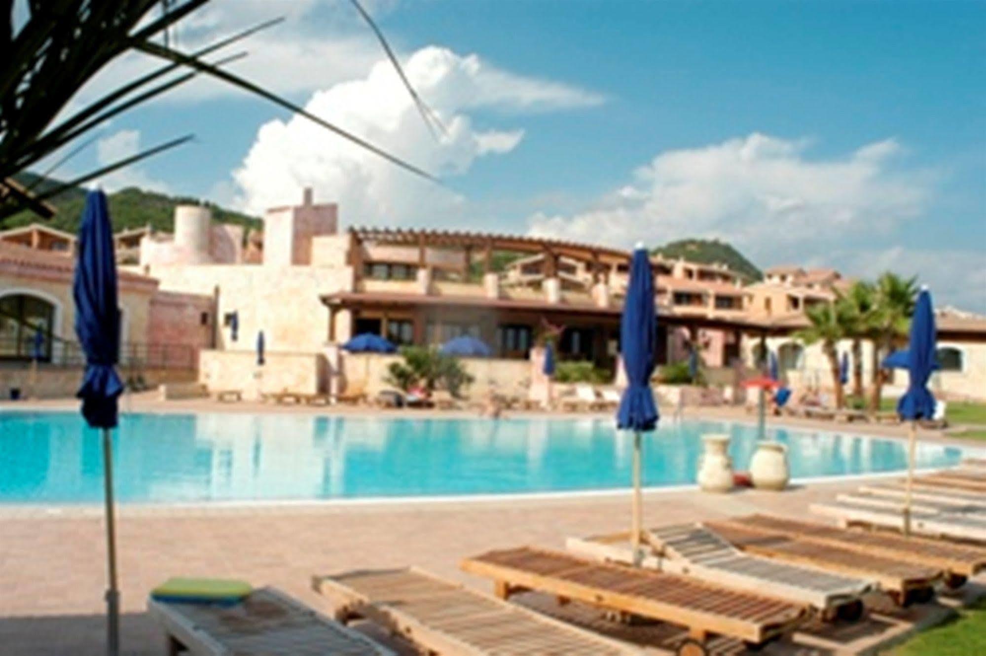 Residence Il Borgo Di Porto Corallo วิลลาปุตซู ภายนอก รูปภาพ